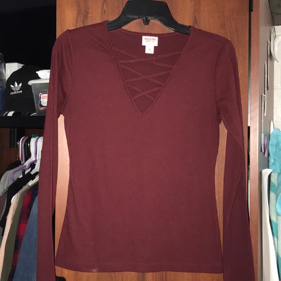 Long sleeve maroon low cut top - Picture 1 of 4